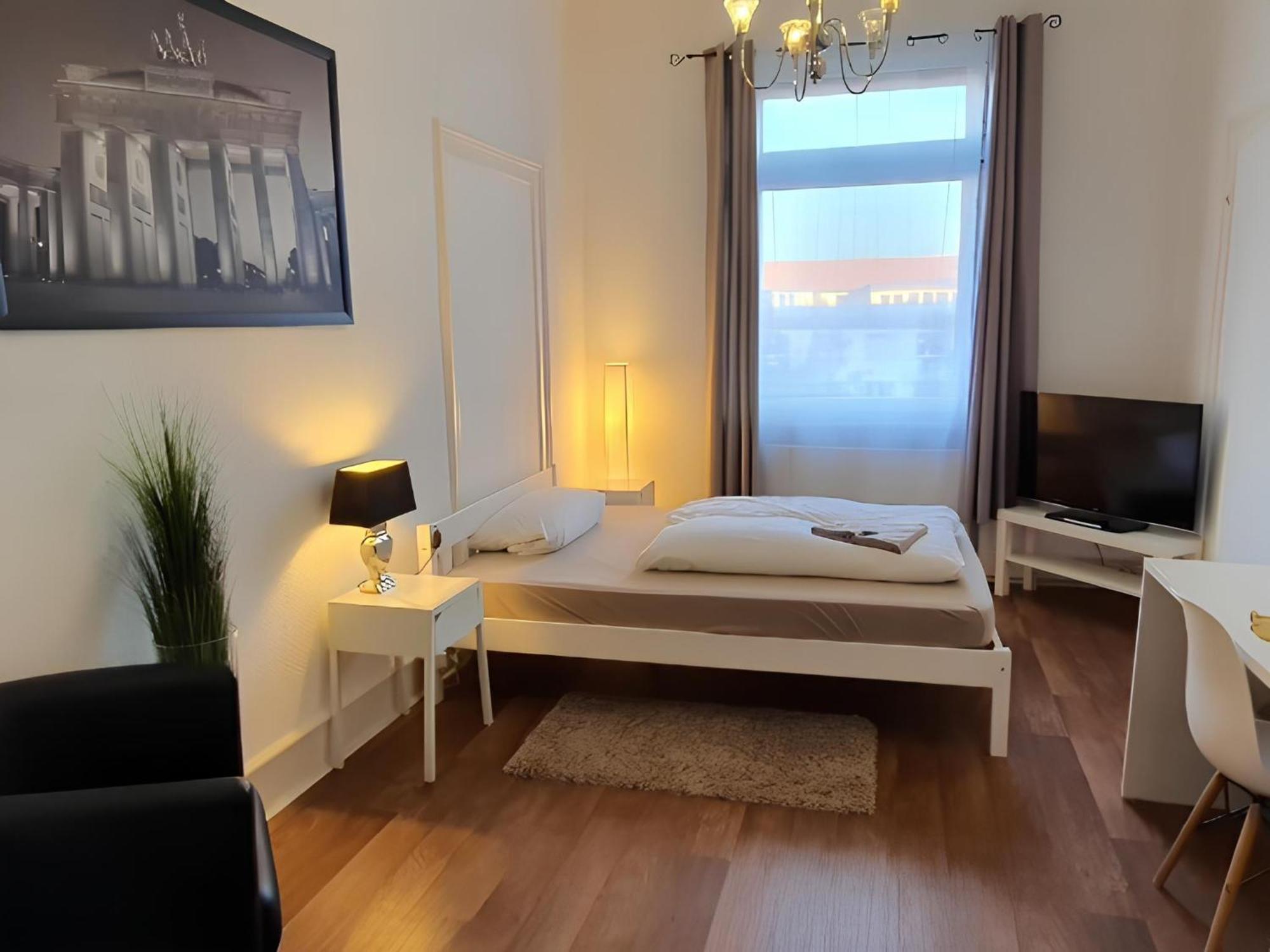 coLodging Mannheim - private rooms&kitchen Buitenkant foto